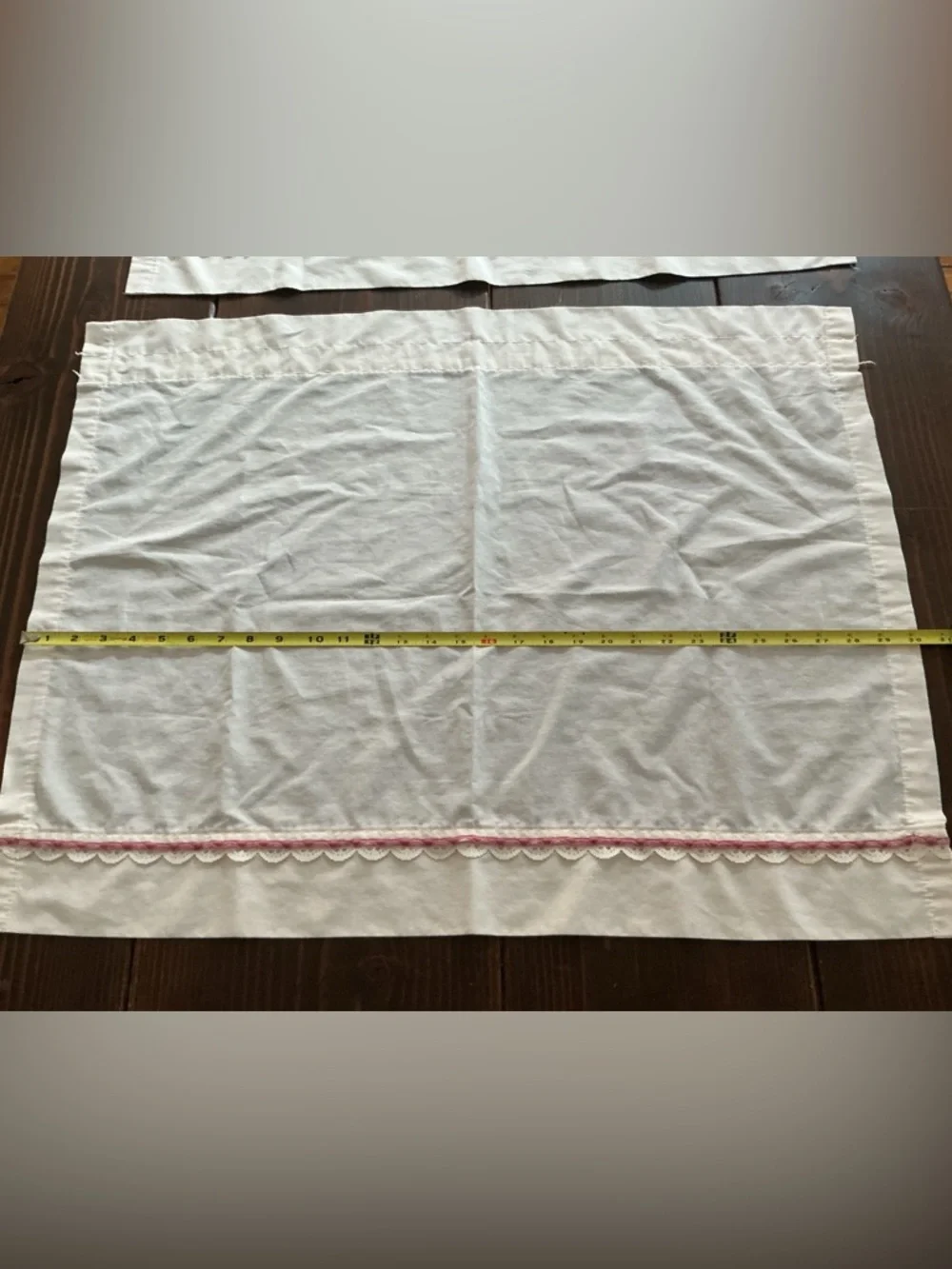 Adorable Vintage Curtains w Lacey Ribbon Trim